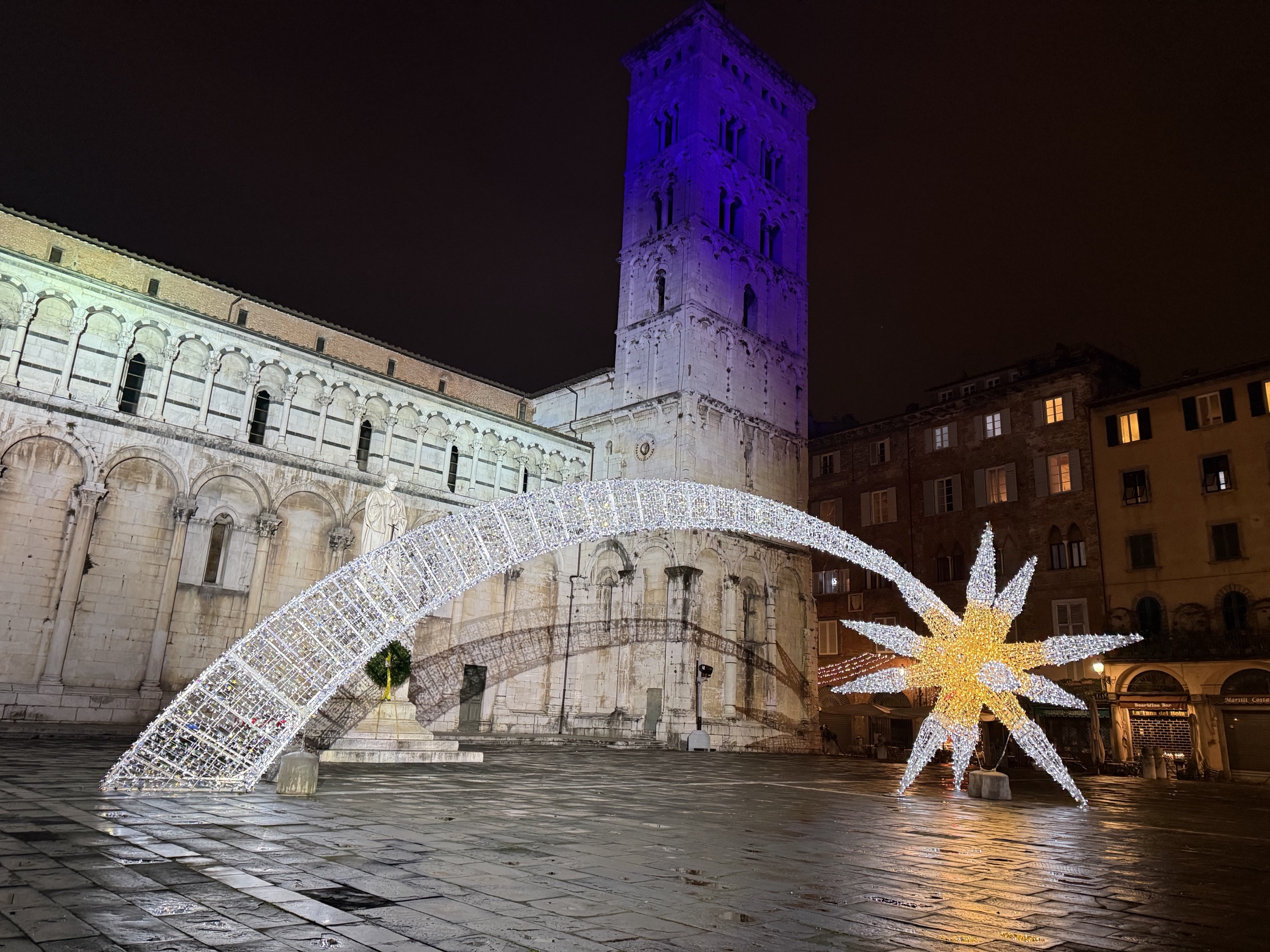 Lucca piazza with shooting-star